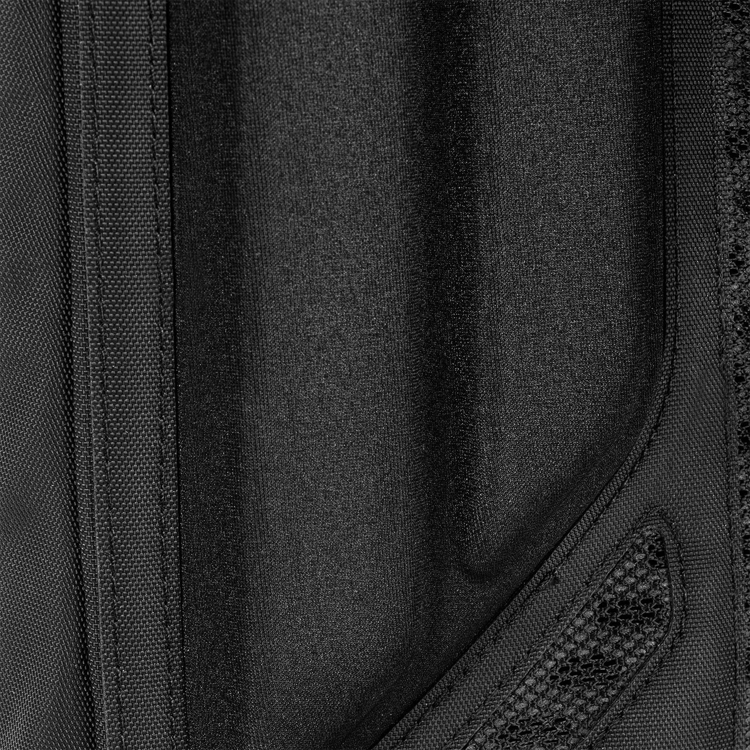 paragon-hydration-pack-f8 Paragon_Black_Texture.png