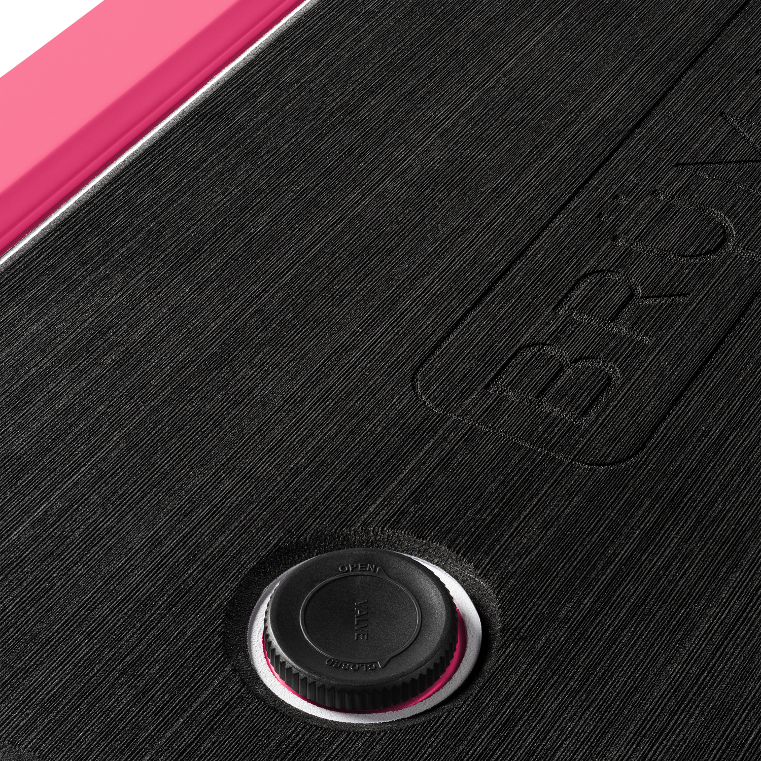 brutank-c4 brutank-55qt-neonpink-vent.png